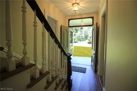 386 E Garfield Rd, Aurora, OH 44202 photo 2