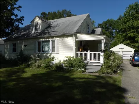 382 Abbe Rd N, Elyria, OH 44035 photo 1