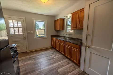 2003 Spring Ave NE, Canton, OH 44714 photo 7