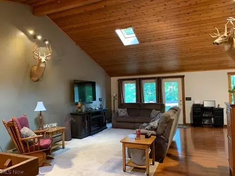 345 E Ohio Ave, Dover, OH 44622 photo 6