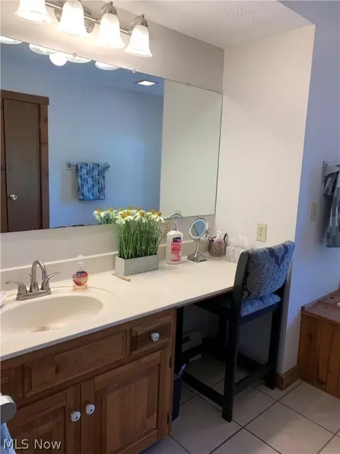 345 E Ohio Ave, Dover, OH 44622 photo 18