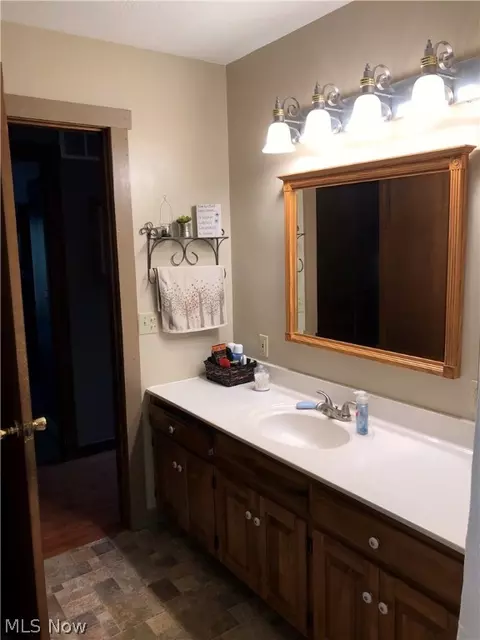 345 E Ohio Ave, Dover, OH 44622 photo 19