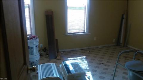 314 W 9th St, Lorain, OH 44052 photo 3