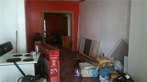 314 W 9th St, Lorain, OH 44052 photo 2