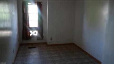 314 W 9th St, Lorain, OH 44052 photo 8