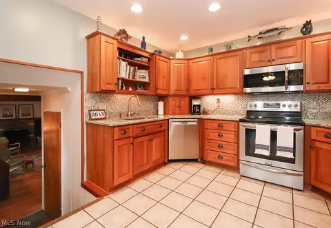 209 Vassar Ave, Elyria, OH 44035 photo 9