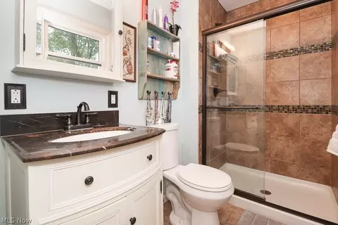 209 Vassar Ave, Elyria, OH 44035 photo 23