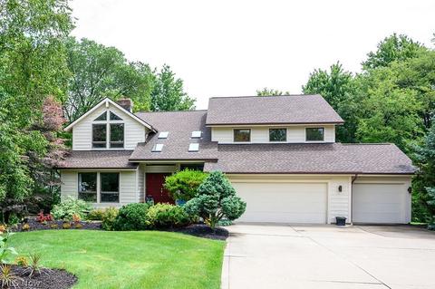 5493 Pine Ln, Solon, OH 44139 photo 1