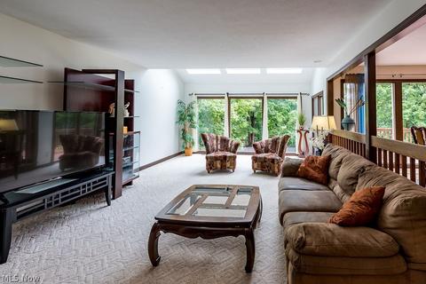 5493 Pine Ln, Solon, OH 44139 photo 7