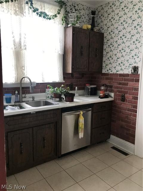 2100 Commerce St, Wellsburg, WV 26070 photo 6