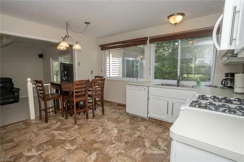 6589 Forest Glen Ave, Solon, OH 44139 photo 11