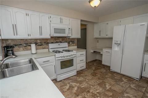 6589 Forest Glen Ave, Solon, OH 44139 photo 9