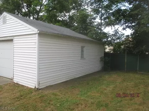 337 8th St, Elyria, OH 44035 photo 10