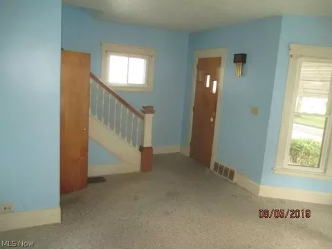 337 8th St, Elyria, OH 44035 photo 2