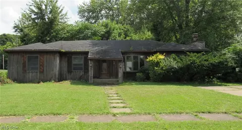 1106 Hamlin Dr, Ashtabula, OH 44004 photo 1