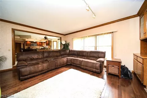 34160 Beacon Dr, Willoughby, OH 44094 photo 13