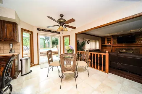 34160 Beacon Dr, Willoughby, OH 44094 photo 9