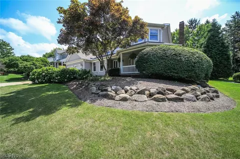 34160 Beacon Dr, Willoughby, OH 44094 photo 3