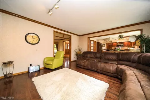 34160 Beacon Dr, Willoughby, OH 44094 photo 12