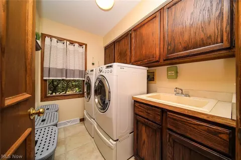 34160 Beacon Dr, Willoughby, OH 44094 photo 30