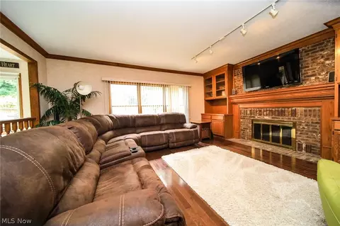 34160 Beacon Dr, Willoughby, OH 44094 photo 11