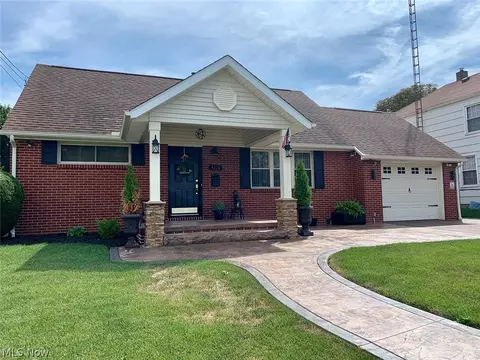 4226 8th St NW, Canton, OH 44708 photo 1