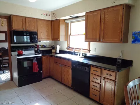 3209 E Stoneway Dr, Sandusky, OH 44870 photo 7