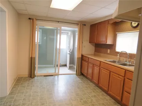 5008 Dwight Ave, Ashtabula, OH 44004 photo 4