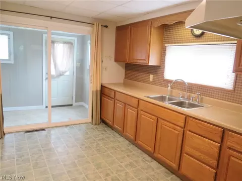 5008 Dwight Ave, Ashtabula, OH 44004 photo 6