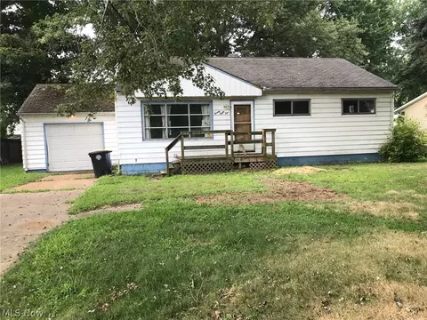 2810 Southlane Dr, Ashtabula, OH 44004 photo 1
