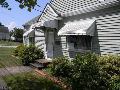 14521 Kennerdown Ave, Maple Heights, OH 44137 photo 14