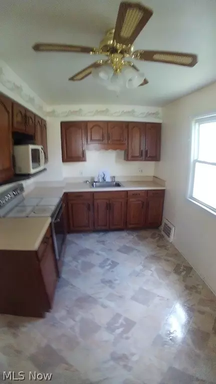 14521 Kennerdown Ave, Maple Heights, OH 44137 photo 3