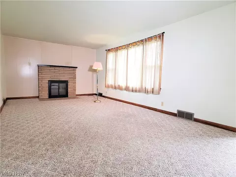 1114 Mcdowell St NE, Canton, OH 44721 photo 4