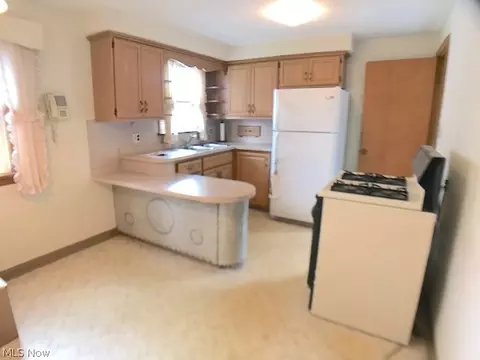 494 7th St, Struthers, OH 44471 photo 3