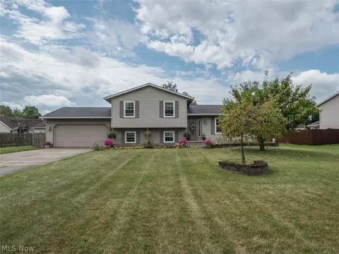 100 Forest Creek Dr, Struthers, OH 44471 photo 3