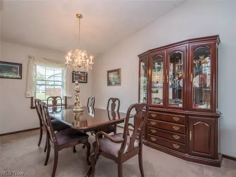 100 Forest Creek Dr, Struthers, OH 44471 photo 8