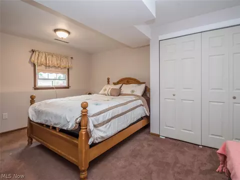 100 Forest Creek Dr, Struthers, OH 44471 photo 15