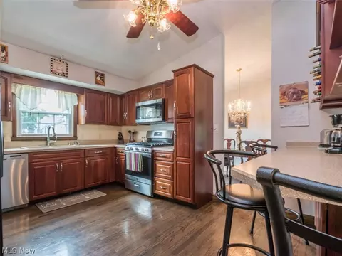 100 Forest Creek Dr, Struthers, OH 44471 photo 10