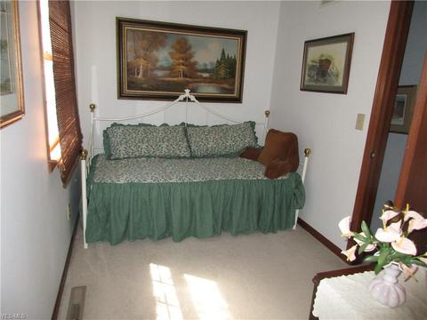 107 E 5th St, Williamstown, WV 26187 photo 21