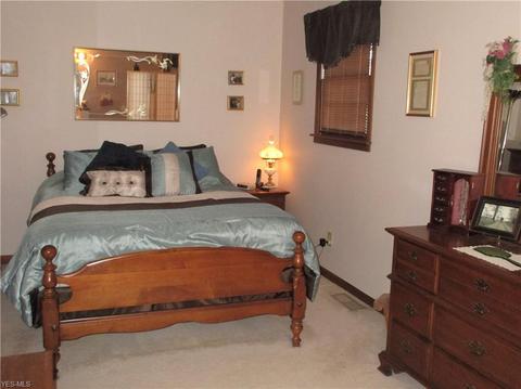 107 E 5th St, Williamstown, WV 26187 photo 15