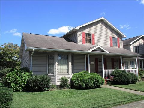 107 E 5th St, Williamstown, WV 26187 photo 1
