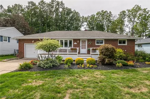 7000 Freeland Dr, Elyria, OH 44035 photo 1