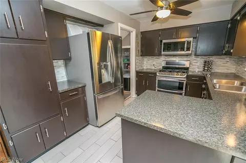 7000 Freeland Dr, Elyria, OH 44035 photo 18