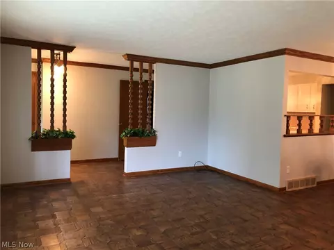 8805 Fenway Dr, Parma, OH 44129 photo 9