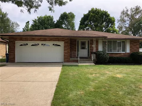 8805 Fenway Dr, Parma, OH 44129 photo 1