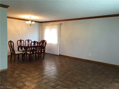 8805 Fenway Dr, Parma, OH 44129 photo 10