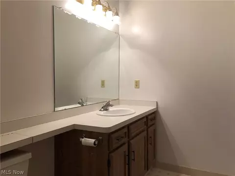 8805 Fenway Dr, Parma, OH 44129 photo 16