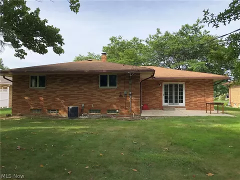 8805 Fenway Dr, Parma, OH 44129 photo 27