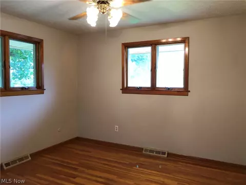 8805 Fenway Dr, Parma, OH 44129 photo 15
