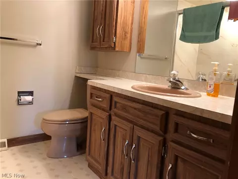 8805 Fenway Dr, Parma, OH 44129 photo 12